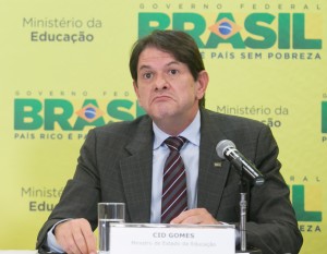 Ministro da Educação, Cid Gomes, defendeu medidas de controle do Fies. ED FERREIRA/ ESTADÃO