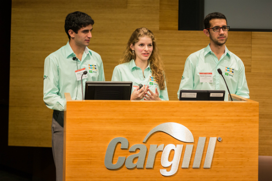 Estudantes brasileiros em atividade do Cargill Global Scholars | Crédito: Divulgação