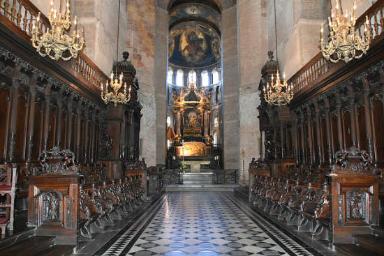 Interior da Basílica de St. Sernin | Foto: Antoine 49, via Flickr