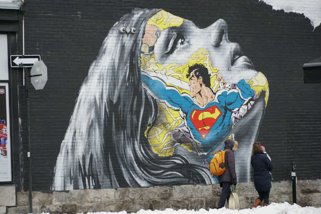Superman in Montreal, Rue Saint Catherine, Street Art | Foto: Andrea Tissenbaum
