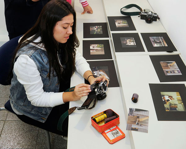 Em parceria com a Faculdade de Comunicação, os alunos contam com aulas de fotografia