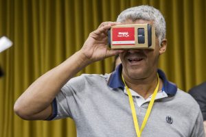 Experiência de realidade virtual com uso de CardBoard