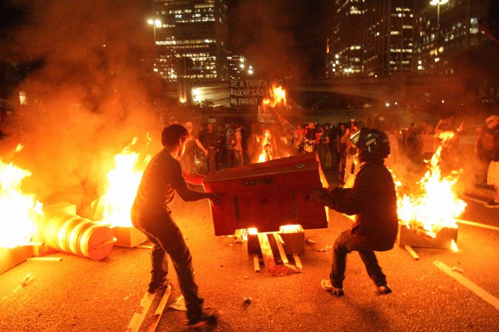 As manifestações de junho de 2013 no País estão entre os temas abordados no curso (Foto: Daniel Teixeira/Estadão)